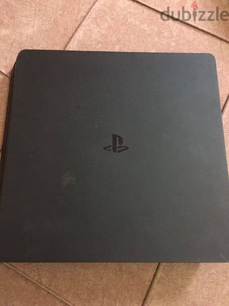 بلايستيشن فور مع ملحقاته  ps4 slim 2