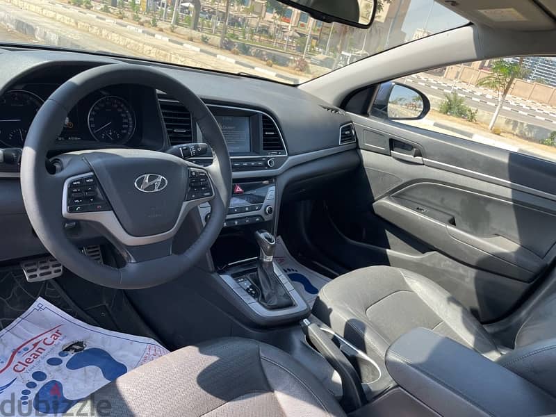 Hyundai Elantra 2017 10