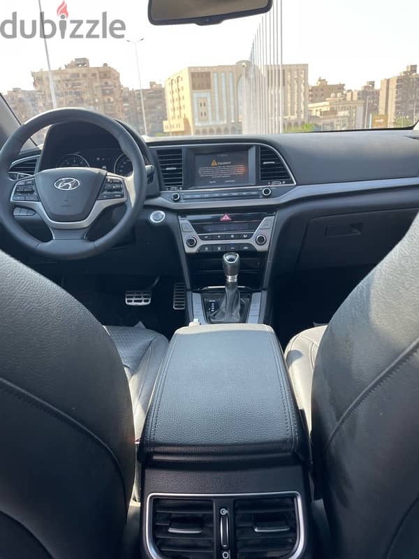 Hyundai Elantra 2017 11