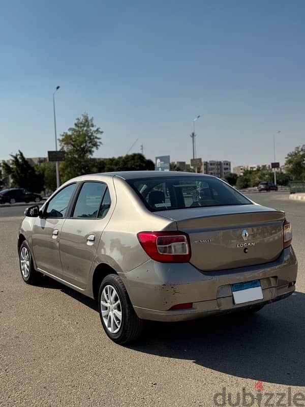 Renault Logan 2015 4