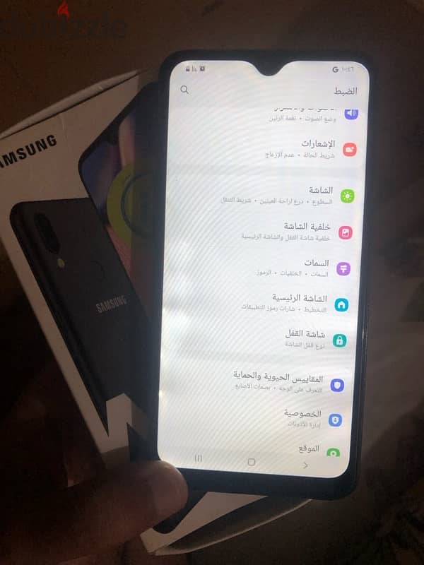 samsung a10s 32/2 زيرو بس في نقط بيضه فشاشه مش ماثره علي حاجه 1