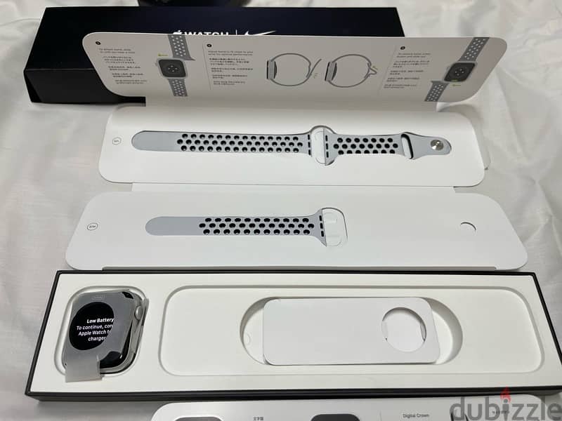 Apple Watch SE 44 mm looked 2