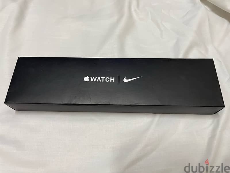 Apple Watch SE 44 mm looked 4