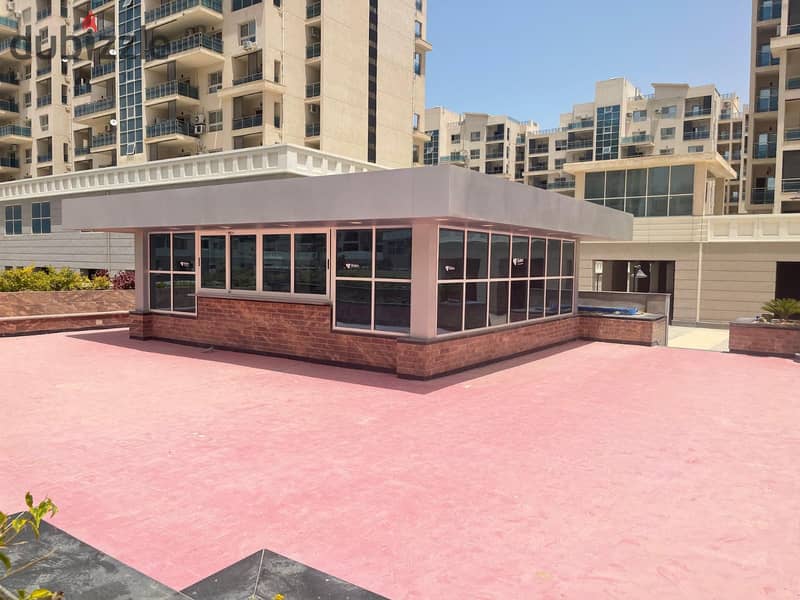 Shop for sale, immediate delivery in El Alamein, on Plaza Direct, highest traffic in Downtown, ready for inspection, suitable for all commercial brand 8