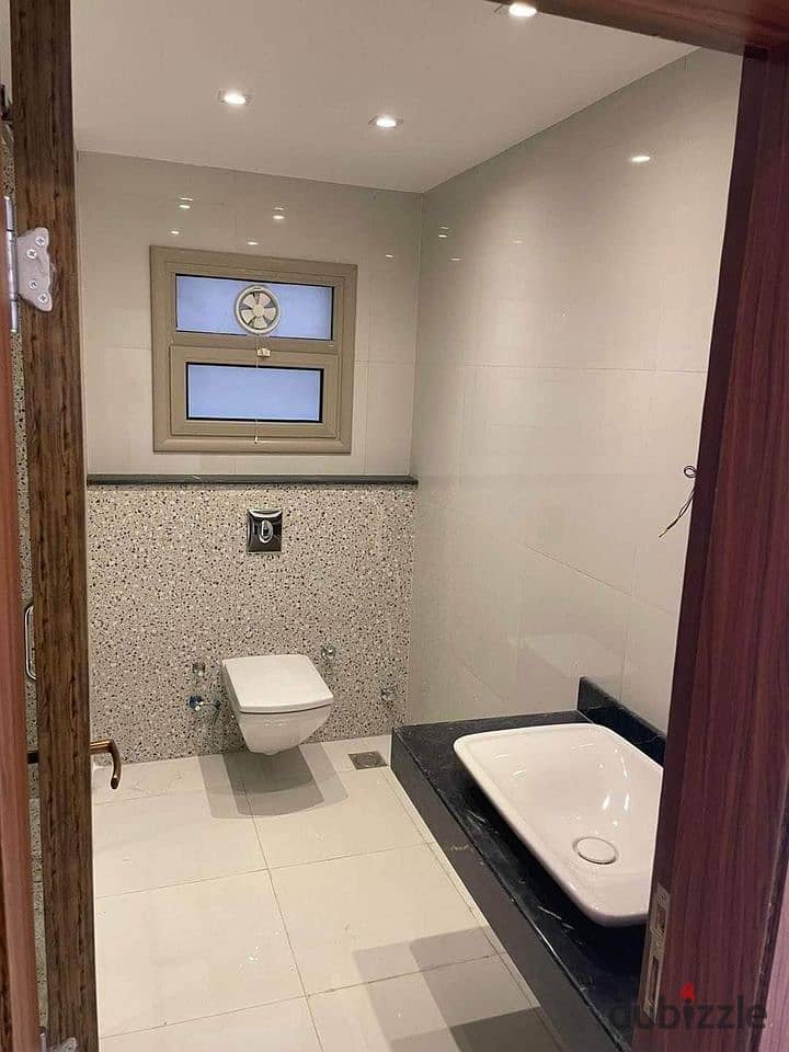 Duplex with immediate receipt for sale in Al Burouj Compound in front of the International Medical Center, with ultra super luxury finishing, ready fo 1