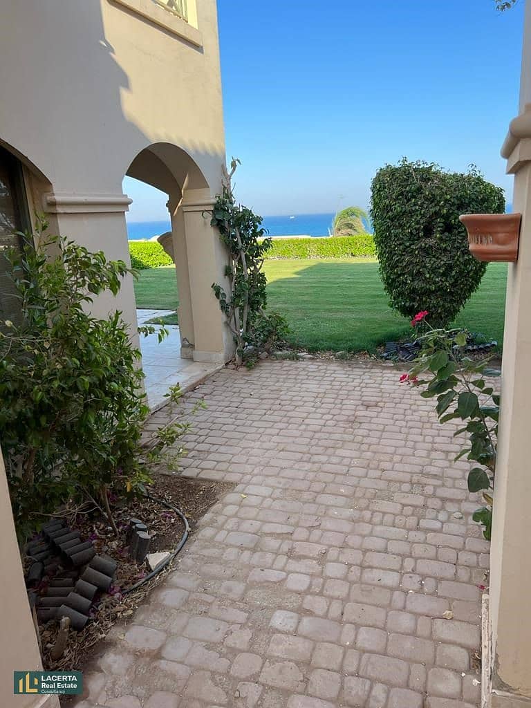 For sale, a chalet in a garden, immediate receipt, first row on the sea, in the heart of Ain Sokhna, in La Vista Garden Village, in installments over 1