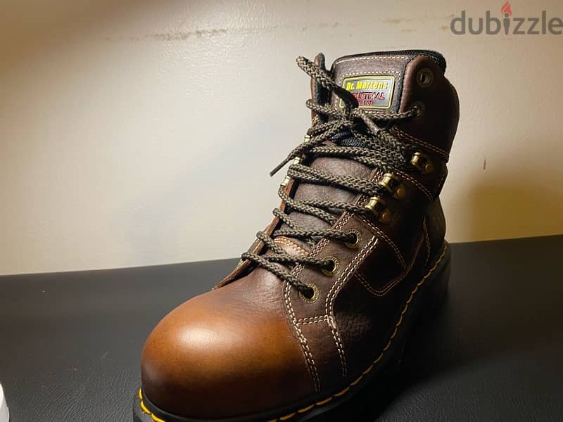 جزمه dr martens جديده 1