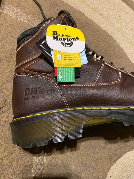 جزمه dr martens جديده 14