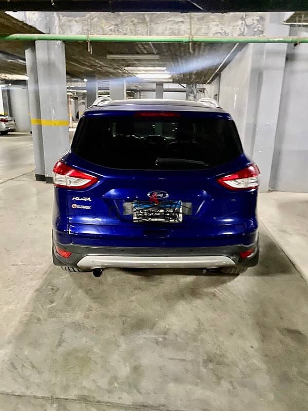 Ford Kuga 2015 1