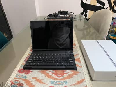 Ipad 9th gen 10.2inch 64gb + bluetooth keyboard + black case like new