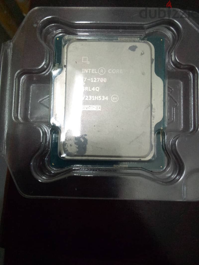 للبيع i7 12700 العادى 4