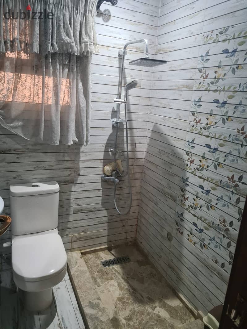 Ground floor apartment with garden for sale in cash in Madinaty, B11  Location close to services Area: 108 sqm + 50 sqm garden  Special finishing It c 3