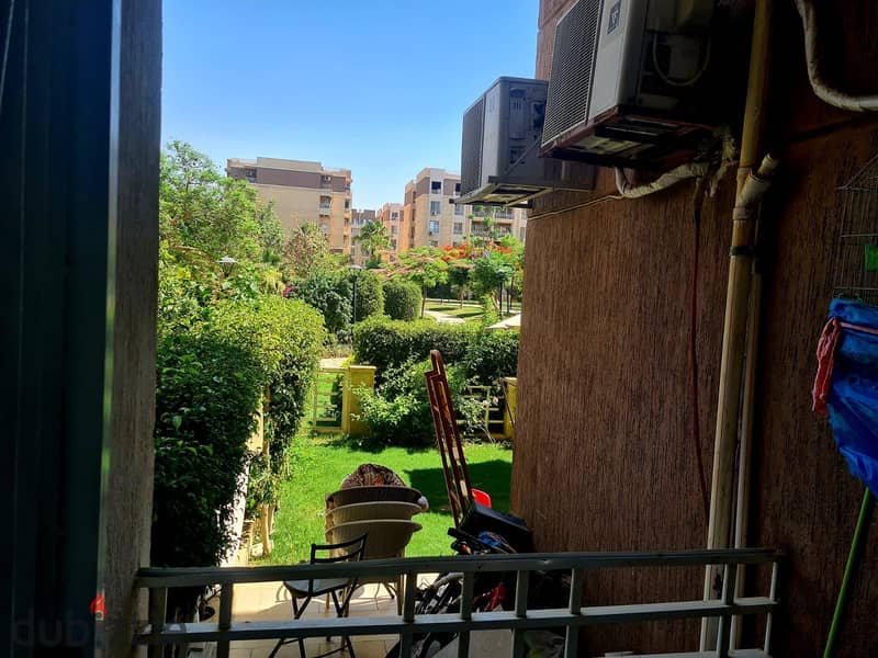 Ground floor apartment with garden for sale in cash in Madinaty, B11  Location close to services Area: 108 sqm + 50 sqm garden  Special finishing It c 4