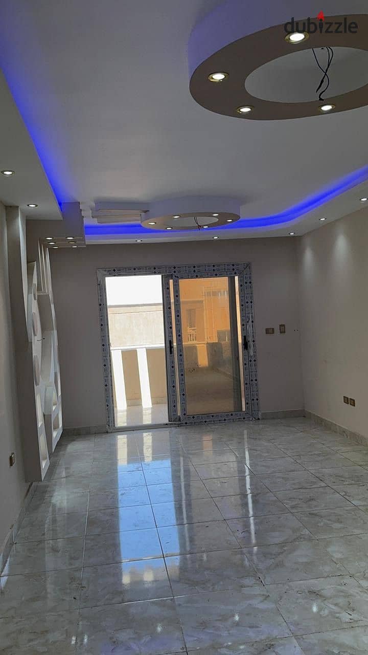 Ground floor apartment with garden for sale in cash in Madinaty, B11  Location close to services Area: 108 sqm + 50 sqm garden  Special finishing It c 7