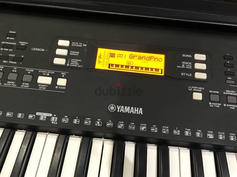 Piano Yamaha E363 1