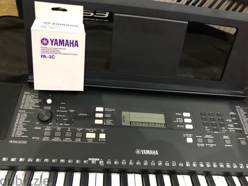 Piano Yamaha E363 2