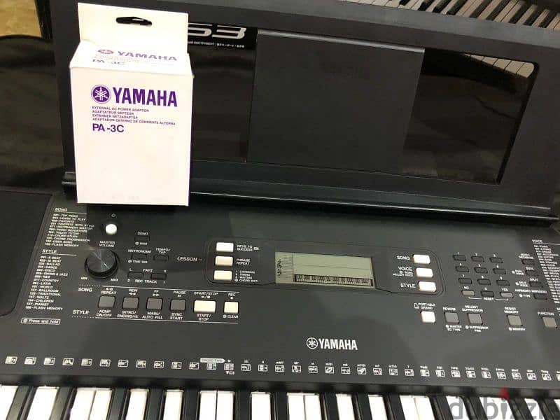 Piano Yamaha E363 2