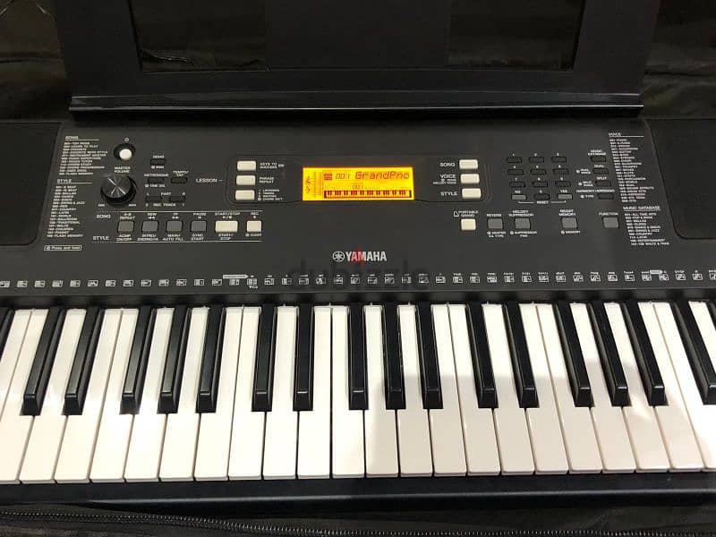 Piano Yamaha E363 3