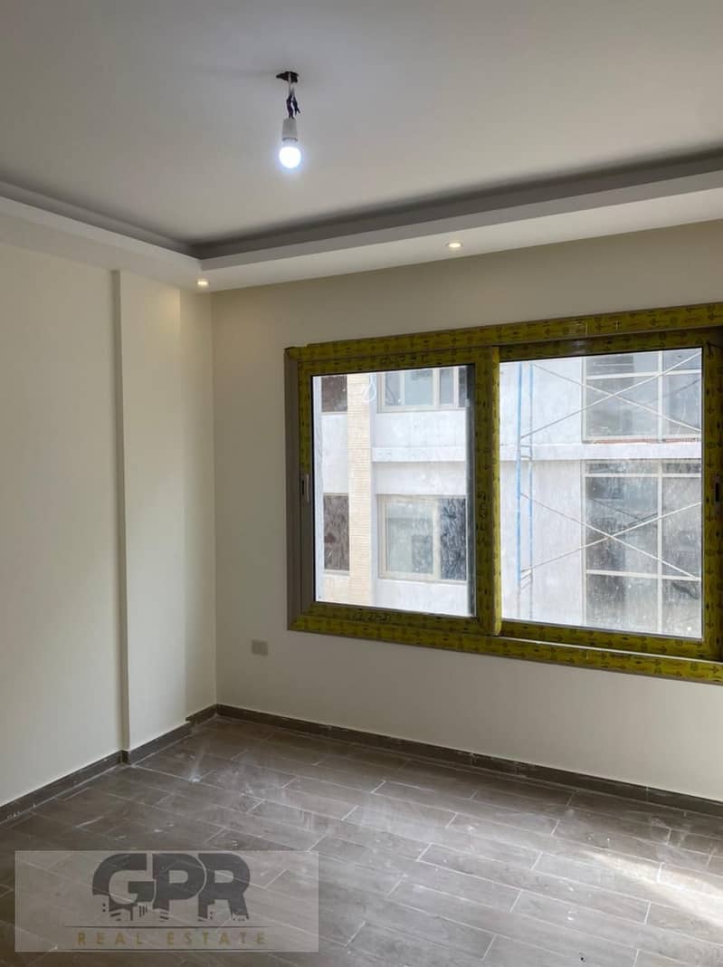 شقه للبيع فى موقع مميز فى الجولدن سكوير  Apartment for sale in prime location in Golden square 5