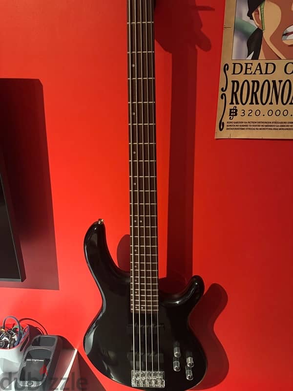 cort action V 5 string bass 0