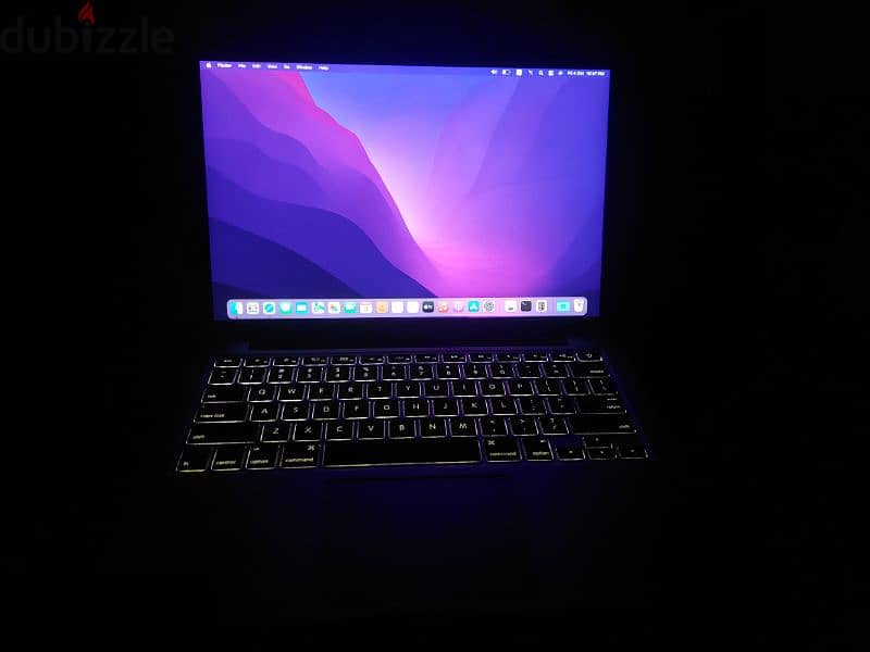 macbook pro 2015 معاه كرتونته وشحنه الاصلي 5