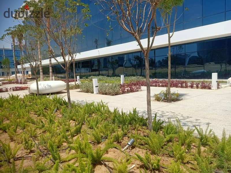 Administrative office for sale, 73, immediate receipt in installments, in the Smart Village next to Sheikh Zayed and near the 26th of July Corridor 2