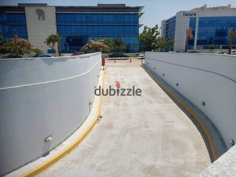 Administrative headquarters, immediate receipt in installments in the Smart Village, office for sale, 300 meters, next to Sheikh Zayed and near the 26 3