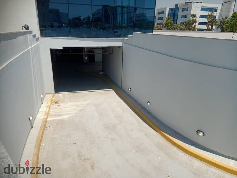 Administrative headquarters, immediate receipt in installments in the Smart Village, office for sale, 300 meters, next to Sheikh Zayed and near the 26 6