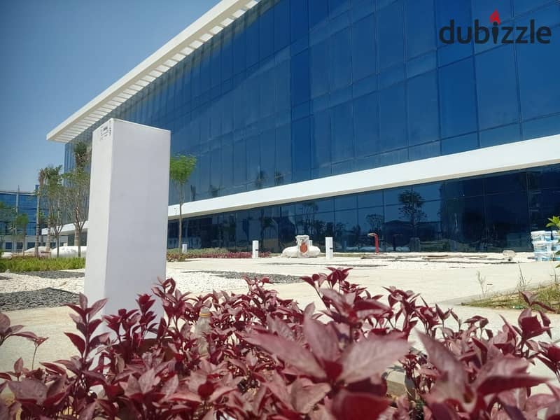 Administrative headquarters, immediate receipt in installments in the Smart Village, office for sale, 300 meters, next to Sheikh Zayed and near the 26 9