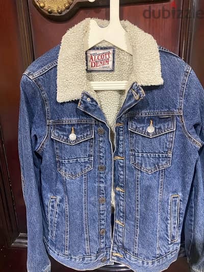 Alcott jeans jacket size small للبيع او البدل