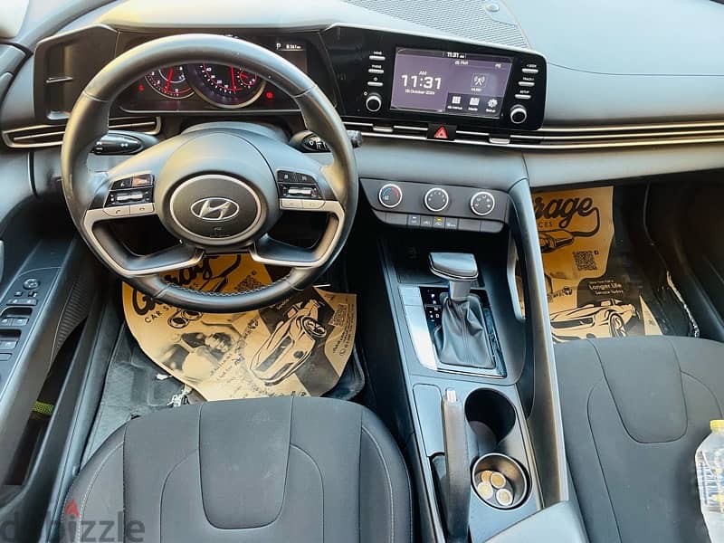 Hyundai Elantra 2021 4