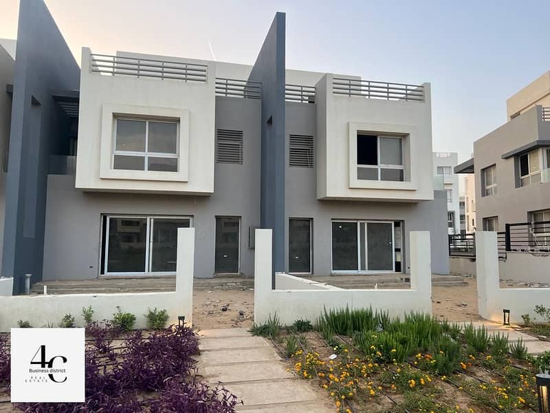 At The Lowest Price In Market Town house Middle Modern 208m For Sale prime location In Hyde Park Fifth Settlement 6