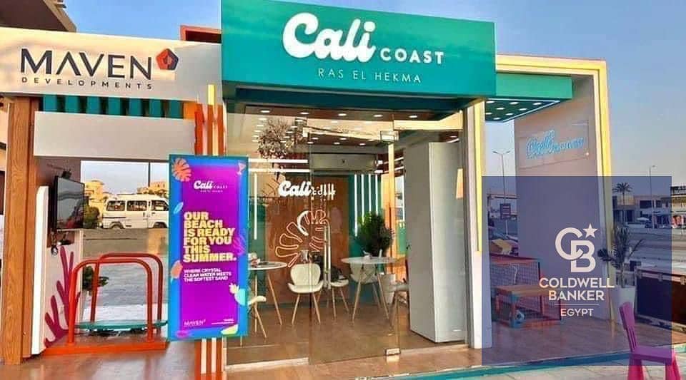 شاليه 103 متر متشطب بالكامل فى cali coast وباقى على اقساط متساويه 5