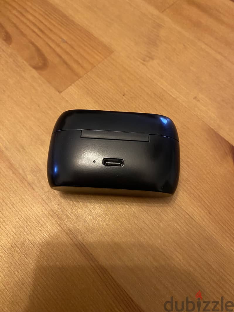 Jabra Elite 75T charging case and left earbud only 3