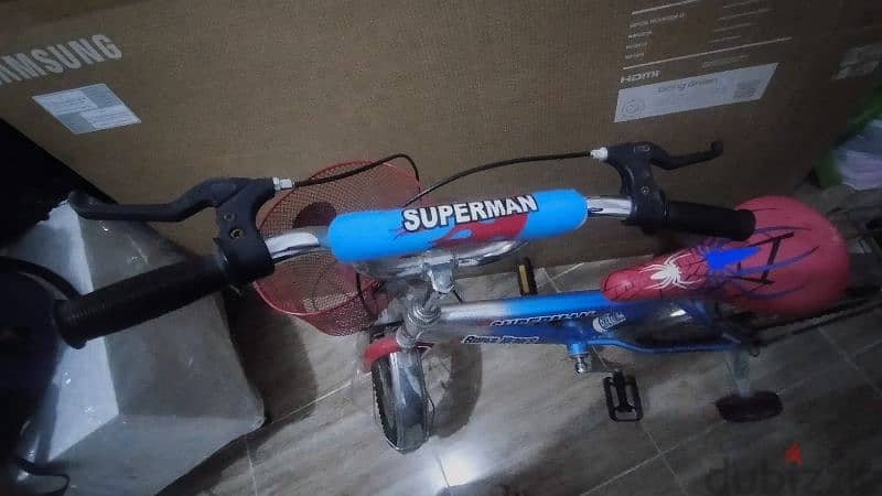 عجلة  superman بحالة الجديد 0