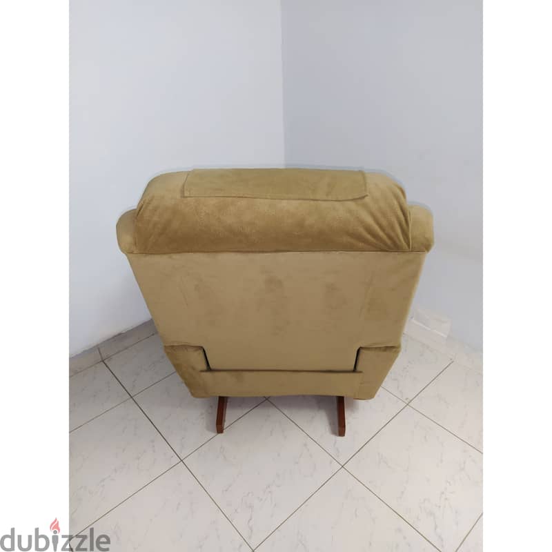 American Lazy Boy, recliner, beige chair, in good condition. 3