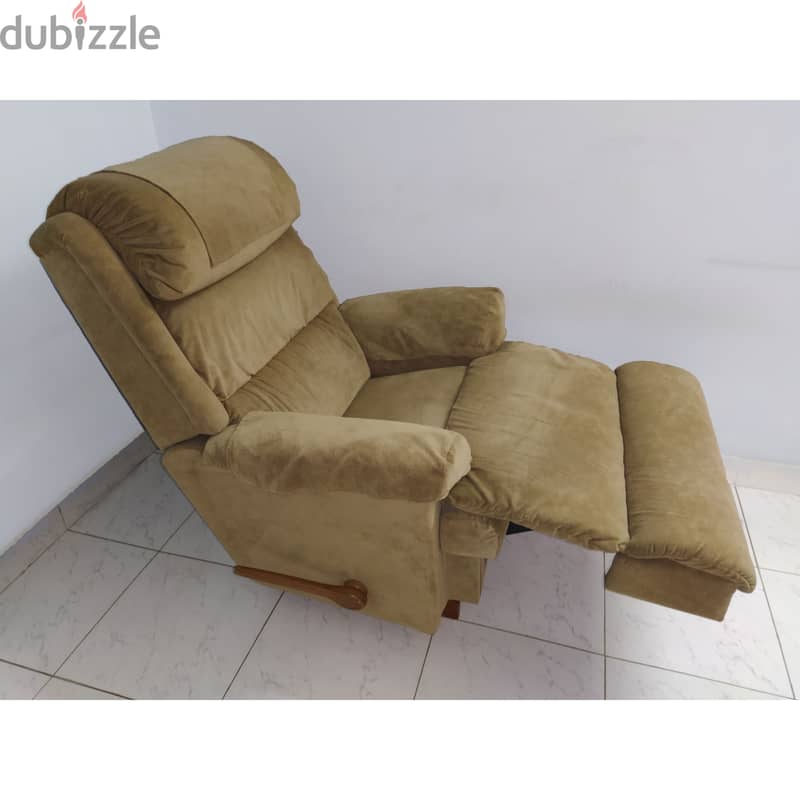 American Lazy Boy, recliner, beige chair, in good condition. 5