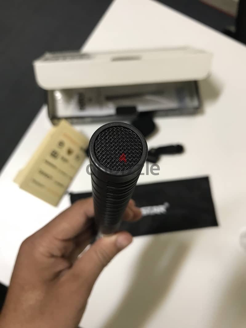 Rode NTG2 shotgun mic 4