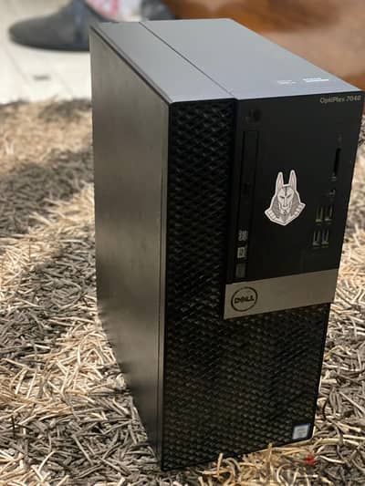 Dell Optiplex 7040, 2 tb space , 32 gb ram,With 60 hz monitor