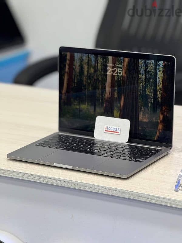 MacBook Pro 2020 بحالة الزيرو ضمان سنة 1