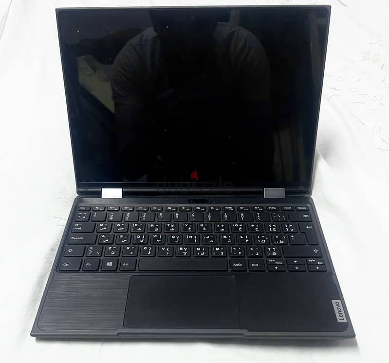 Laptop Lenovo touch screen rotates 360 degrees 0