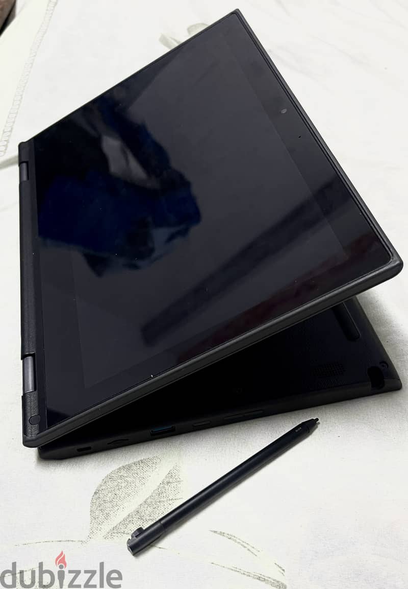 Laptop Lenovo touch screen rotates 360 degrees 8