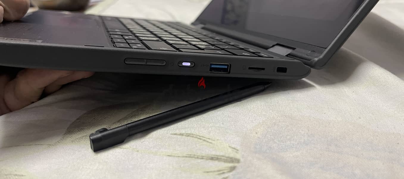 Laptop Lenovo touch screen rotates 360 degrees 9