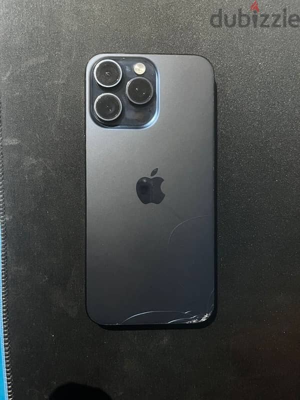 iPhone  15 pro max 4