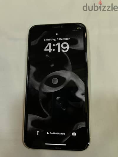 iPhone 11 '128gb' semi zero ( with no scratches )