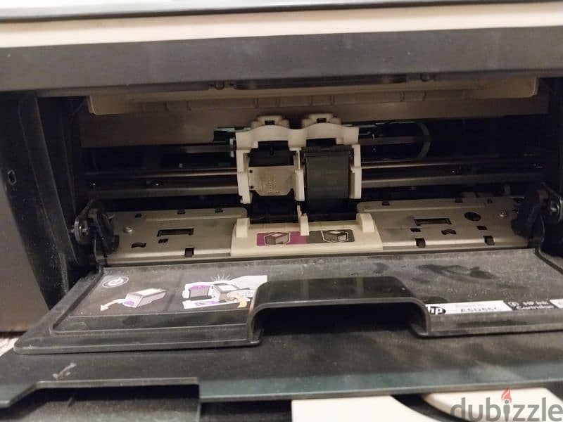 printer + scanner HP Deskjet 2516 حالة ممتازة 7