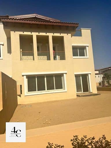 Lowest total price Town house215m 4 bedrooms Direct on land scape in hyde park 6