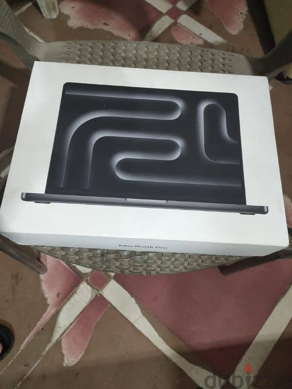 MacBook Pro M3 14 inch Ram 18 Open Box 8