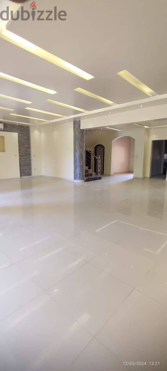 فيلا 900م متشطبه بالتكيفات للايجار في جراند ريزيدنس grand residence 6