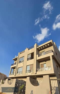 Apartment for sale in Shorouk City, in a villa in the third district, east of the most prestigious neighborhood in Shorouk, with an open sea view, nex